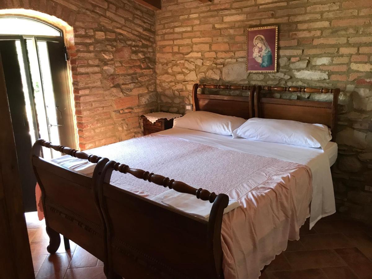 Agriturismo La Collina Del Sole Villa Varano Marchesi Exterior photo